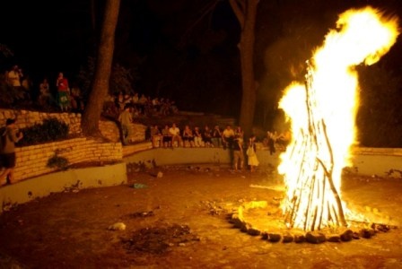 Lag08-metzudabonfire.jpg
